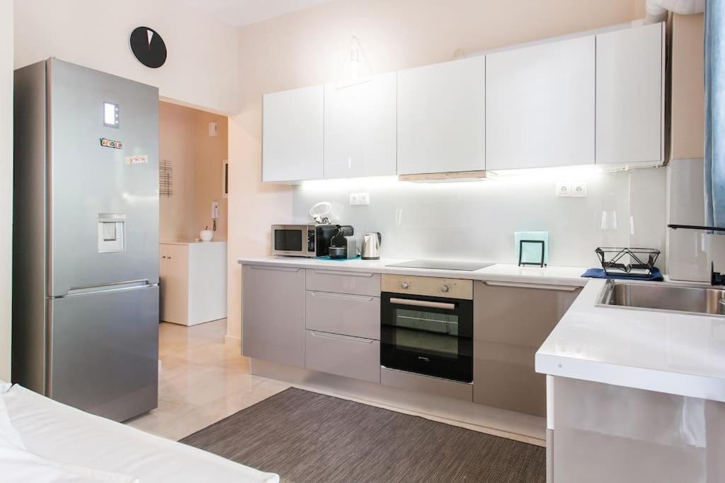 Lux Beach Apartment Vari  Luaran gambar